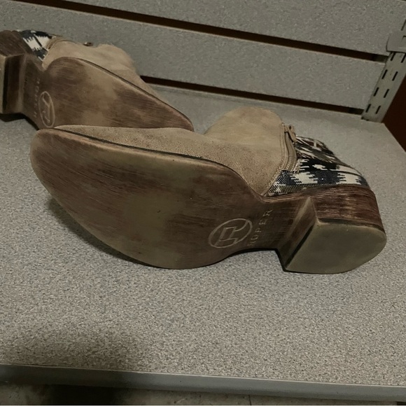 Roper Ankle Boots Women’s 9 Tan Aztec Zip Sides Western Booties Fashion EUC - Picture 8 of 8